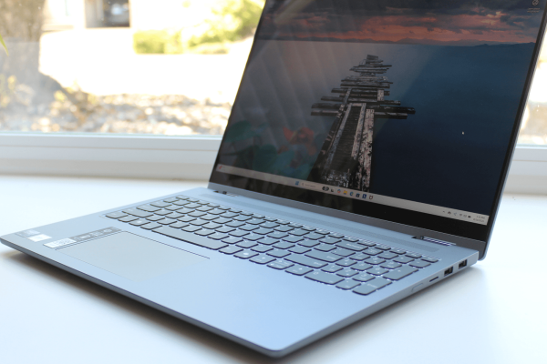 Lenovo IdeaPad 5i 2-in-1 Review: Barely Squeaking By
